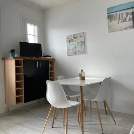 Appartement Proche Plage Et Commerces Royan Esterno foto